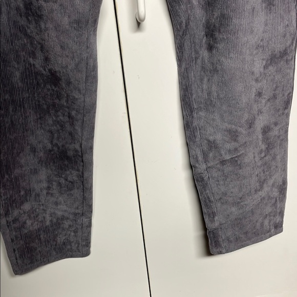 Gray Suede-Style Leggings - Picture 3 of 6